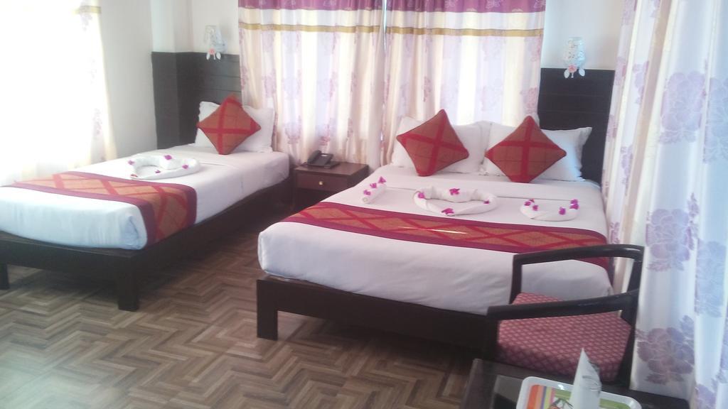 Hotel Center Lake Pokhara Ngoại thất bức ảnh