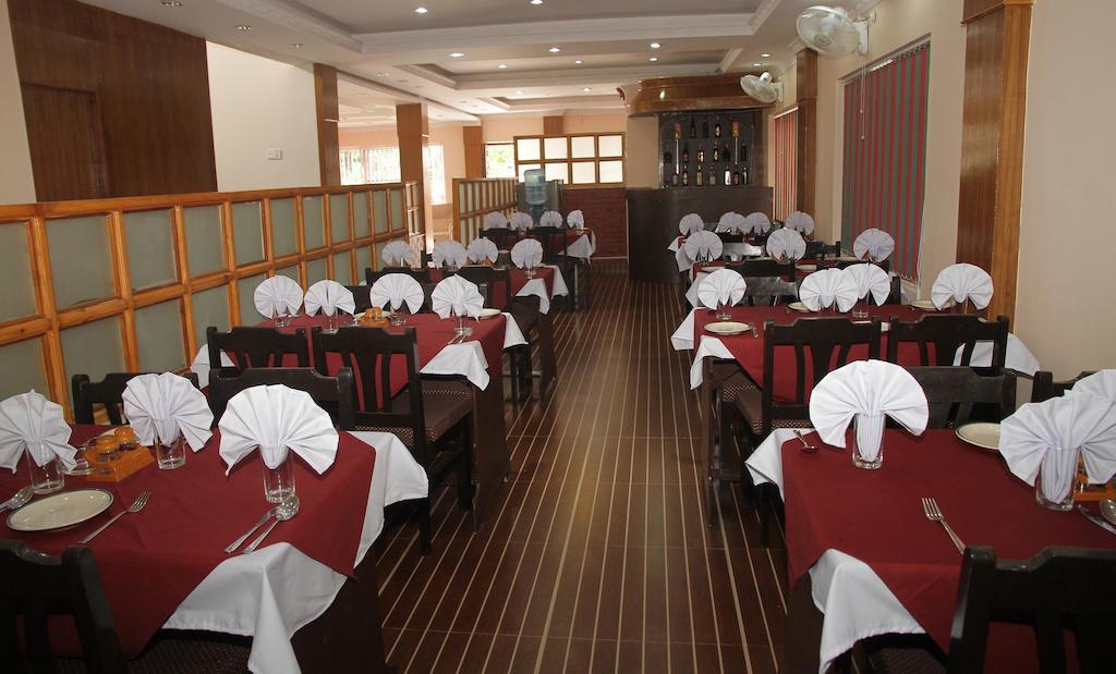 Hotel Center Lake Pokhara Ngoại thất bức ảnh