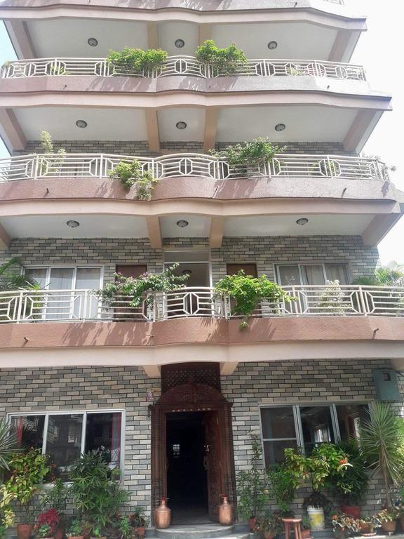 Hotel Center Lake Pokhara Ngoại thất bức ảnh