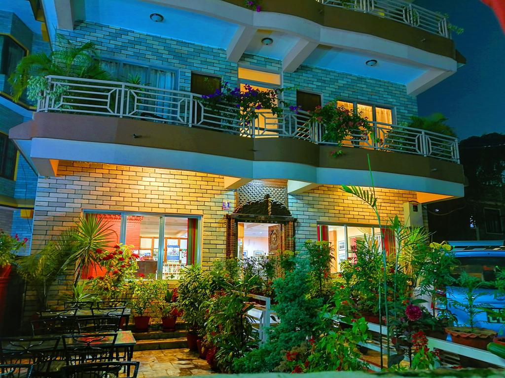 Hotel Center Lake Pokhara Ngoại thất bức ảnh